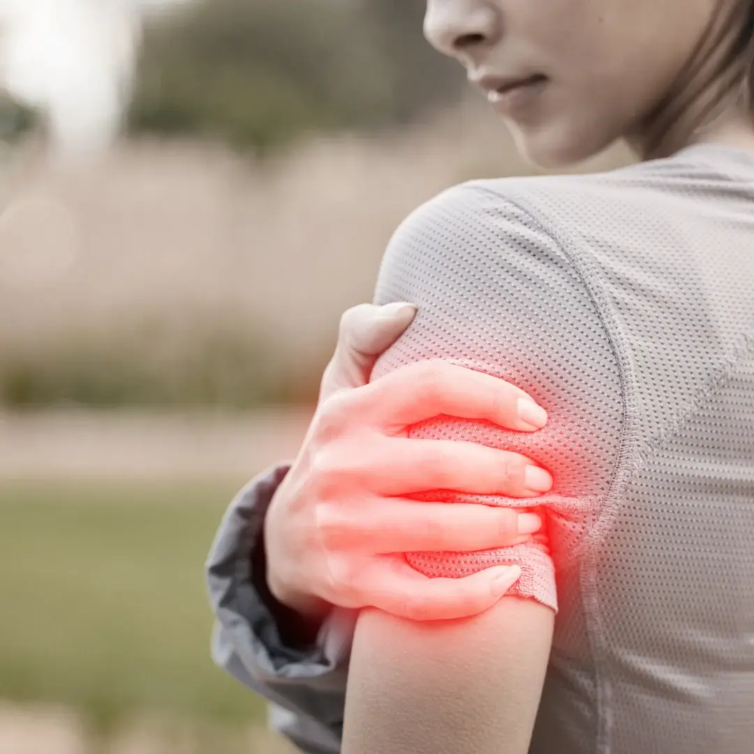 Chiropractor treatment for biceps tendinitis shoulder pain